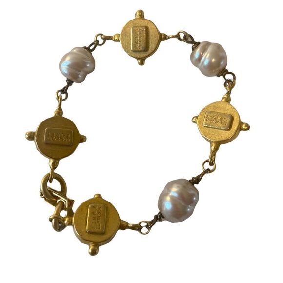 Linda Levinson Vintage & Signed Yellow Gold Tone & Faux Pearl Tennis Bracelet. - Picture 2 of 8